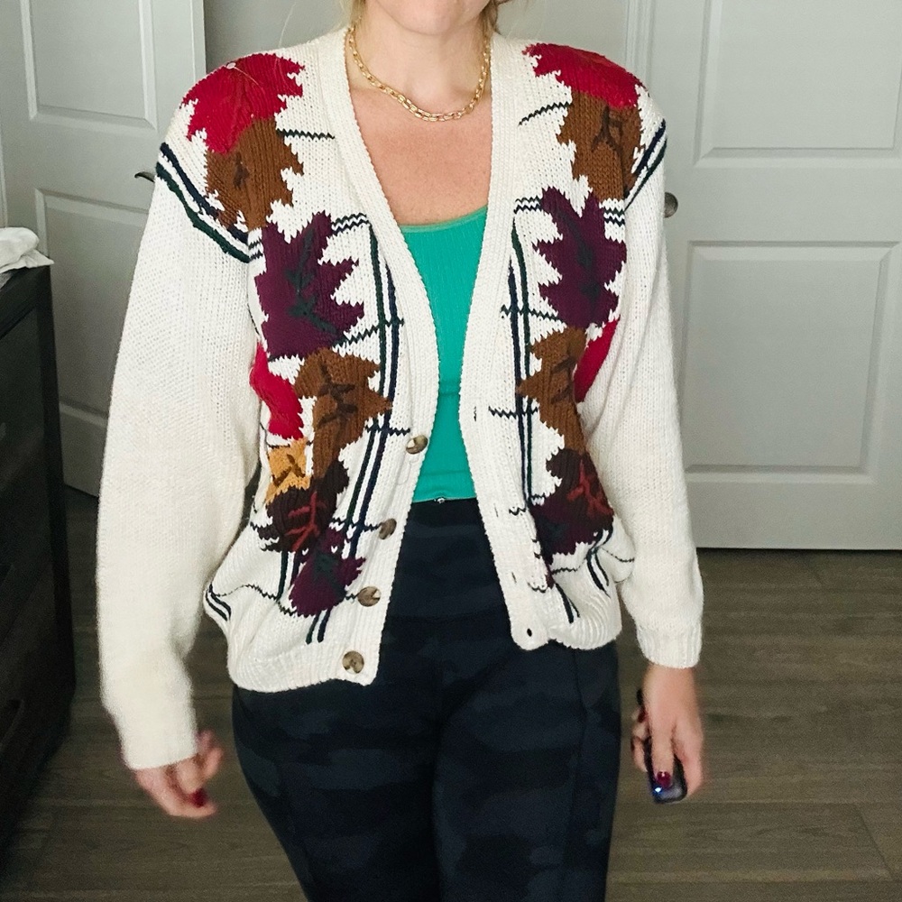 Princeton Club Cream Cardigan with Leaf Design